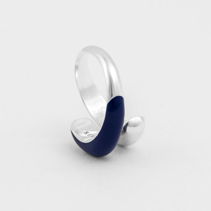 Hand-enameled 925 sterling silver blue toi et moi open dome ring. Produced in Italy. Réveli